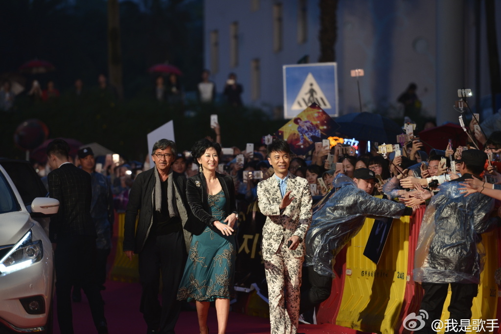 bcb955adgw1f2odsnrtr7j21kw11xe0j